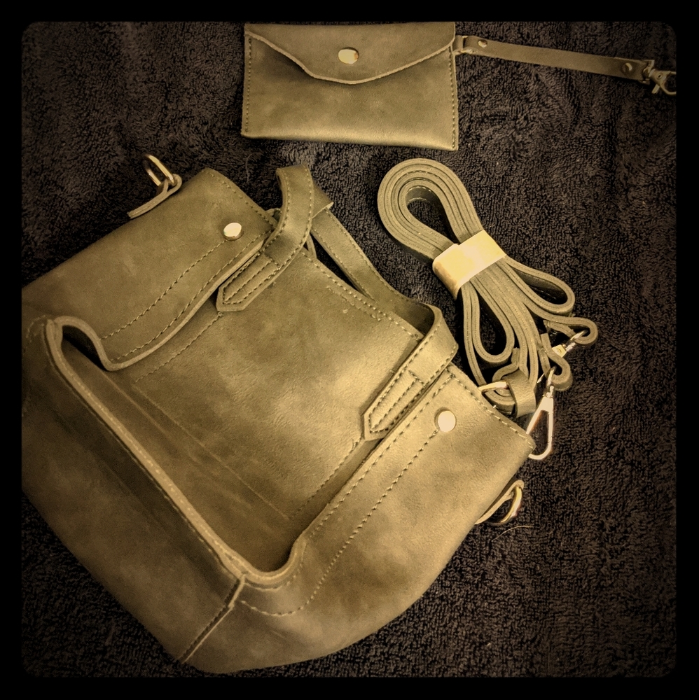 Purse grey small leather.